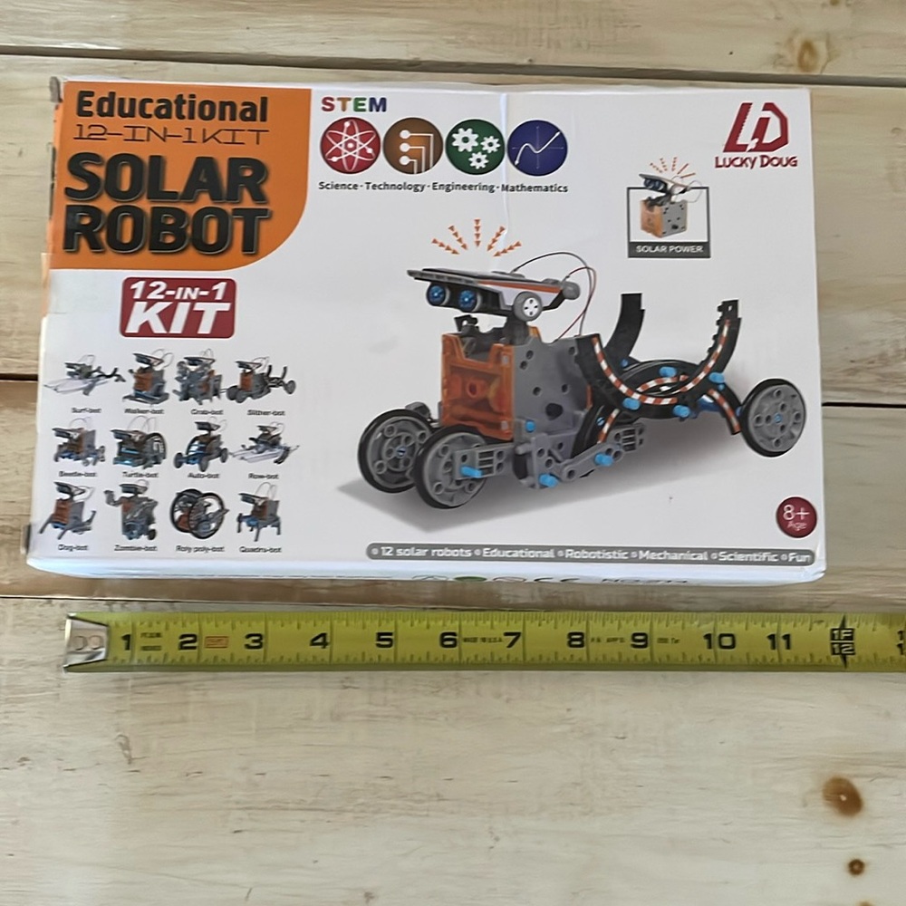 NWOT NIB Solar Robot 12-in-1 kit